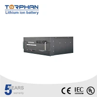 Que dois-je faire si ma batterie rechargeable est surchargée ?